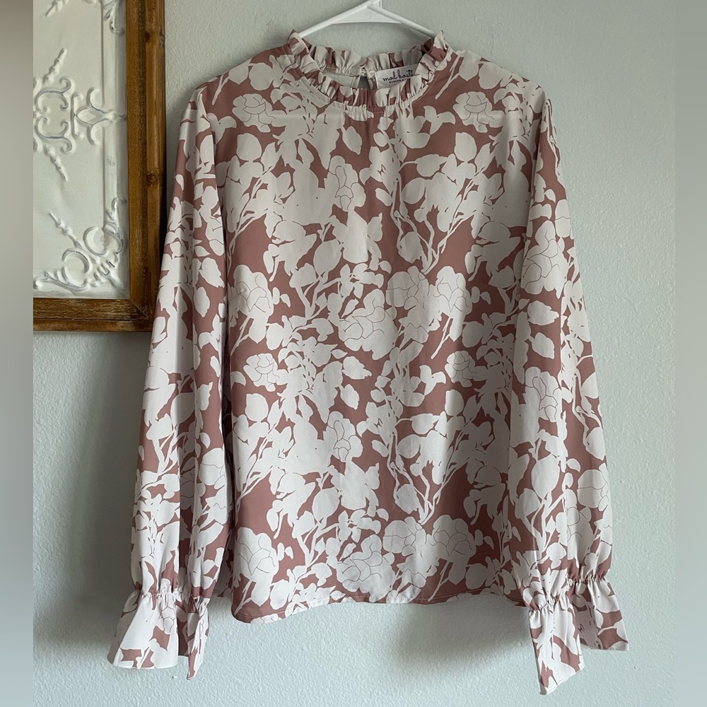 Mod Boutique women’s long sleeve blouse size XL floral top taupe ruffle neck